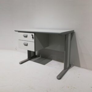 Escritorio de 100cm de segunda mano en venta en cabauoportunitats.com