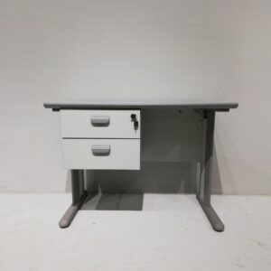 Escritorio de 100cm de segunda mano en venta en cabauoportunitats.com