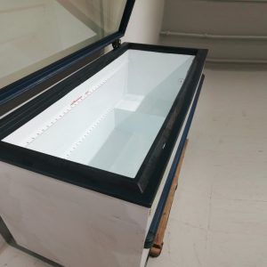 Congelador expositor horitzontal de 164cm de segona mà en venda a cabauoportunitats.com Balaguer - Lleida - Catalunya