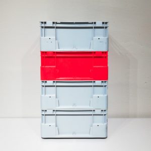 Lote de 4 cajas apilables de 40x30x18cm nuevas en venta en cabauoportunitats.com