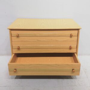 Cómoda de 3 cajones de segunda mano de 85x40x61cm en venta en cabauoportunitats.com