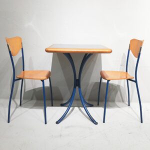 Conjunto de mesa de 70x70cm + 2 sillas en venta en cabauoportunitats.com