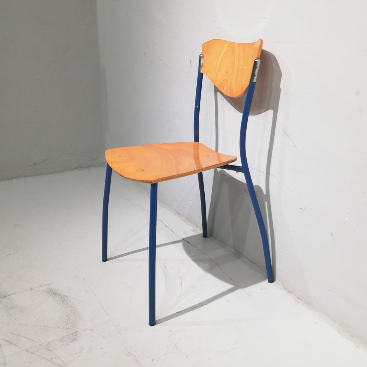 Conjunto de mesa de 70x70cm + 2 sillas en venta en cabauoportunitats.com