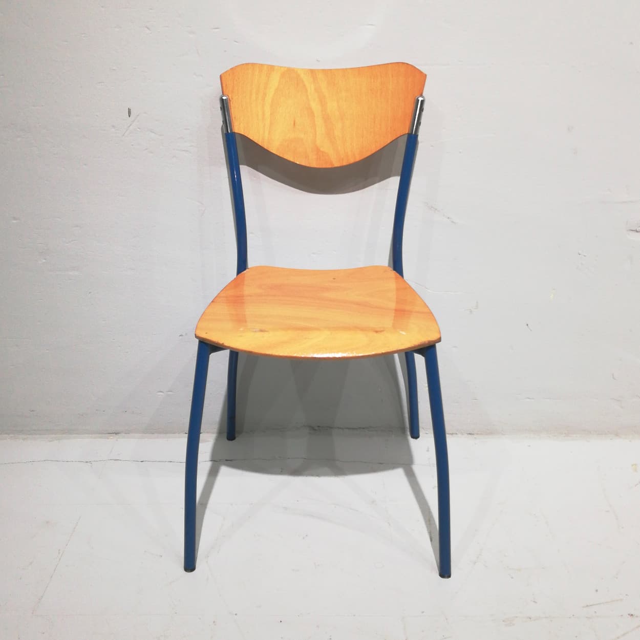 Conjunto de mesa de 70x70cm + 2 sillas en venta en cabauoportunitats.com