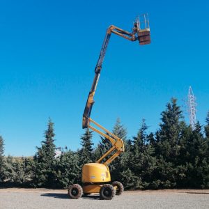 Plataforma de ploma articulada de segona mà en venda a cabauoportunitats.com Balaguer - Lleida - Catalunya