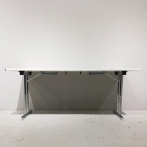 Mesa plegable de melamina de 180x80cm con tara en venta en cabauoportunitats.com
