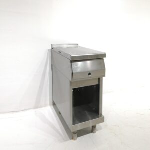 Mesa neutra JEMI de 40x76x93cm de segunda mano en venta en cabauoportunitats.com