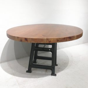 Taula rodona de fusta massissa de segona mà de ø 120cm en venda a cabauoportuntiats.com Balaguer - Lleida - Catalunya