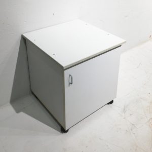 Armari auxiliar per a oficina de 61x61x62cm de segonamà en venda a cabauoportuntiats.com Balaguer - Lleida - Catalunya