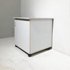 Armari auxiliar per a oficina de 61x61x62cm de segonamà en venda a cabauoportuntiats.com Balaguer - Lleida - Catalunya