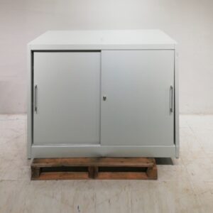 Armario metálico nuevo de 150x60cm con tara estética en venta en cabauoportunitats.com