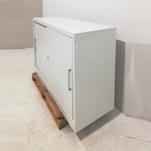 Armario metálico nuevo de 150x60cm con tara estética en venta en cabauoportunitats.com