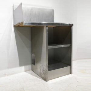 Prestatgeria inox amb taula treball de 95x62cm de segona mà en venda a cabauoportunitats.com Balaguer - Lleida - Catalunya