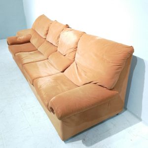 Sofà beige amb reposapeus 270cm de segona mà en venda a cabauoportunitats.com Balaguer - Lleida - Catalunya