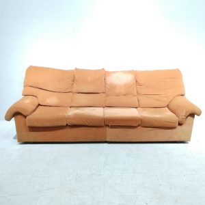 Sofà beige amb reposapeus 270cm de segona mà en venda a cabauoportunitats.com Balaguer - Lleida - Catalunya