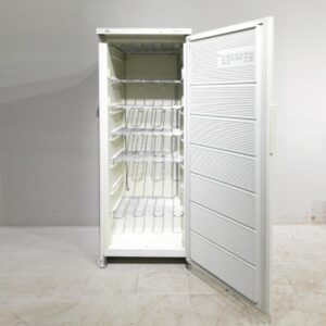 Congeladaor vertical IAR de 239 litros en venta en cabauoportunitats.com