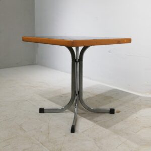 Mesa de fórmica de 70x70cm de segunda mano en venta en cabauoportunitats.com