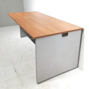 Mesa de oficina de 140x80cm de segunda mano en venta en cabauoportunitats.com