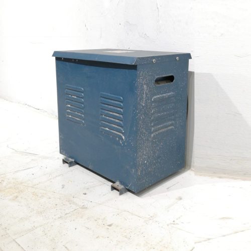 Transformador elèctric POLYLUX 10KVA de segona mà en venda a cabauoportunitats.com Balaguer - Lleida - Catalunya