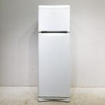 Frigorífico con congelador INDESIT de 174cm de segunda mano en venta en cabauoportunitats.com