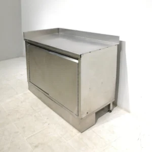 Moble d'acer inoxidable amb taula de treball de segona mà en venda a cabauoportunitats.com Balaguer - Lleida - Catalunya