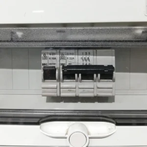 Caja eléctrica GEWISS GW62 de segunda mano en venta en cabauoportunitats.com