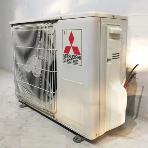 Carro de servicio RUBBERMAID con armario central en venta en cabauoportunitats.com