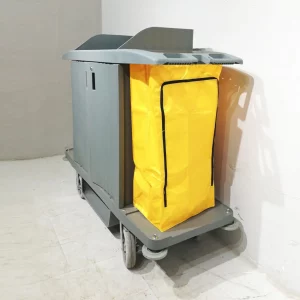 Carro de servicio RUBBERMAID con armario central en venta en cabauoportunitats.com
