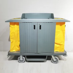 Carro de servicio RUBBERMAID con armario central en venta en cabauoportunitats.com