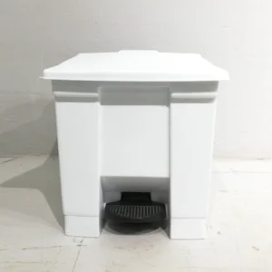 Papelera blanca con pedal de 41x38x41cm de segunda mano en venta en cabauoportunitats.com