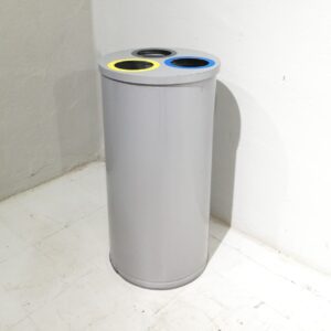 Paperera de reciclatge de 3 bosses de ø42x80cm de segona mà en venda a cabauoportunitats.com Balaguer - Lleida -Catalunya