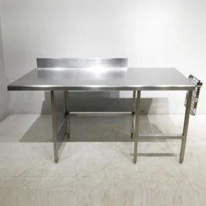 Mesa de inox de segunda mano de 231x77x108cm de segona mà en venda a cabauoportunitats.com