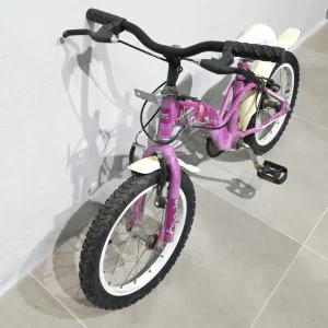 Bicicleta infantil HANNAH MONTANA de segunda mano en venta en cabauoportunitats.com
