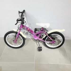 Bicicleta infantil HANA MONTANA de segona mà amb rodetes en venda a cabauoportunitats.com