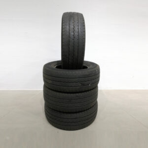 Neumáticos CONTINENTAL VANCO 2 235/65 R16C 115/113R de segunda mano en buen estado en venta en cabauoportunitats.com.