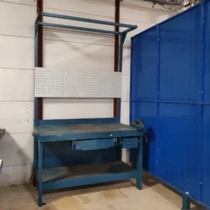 Banc de treball de 150x78x90cm amb plafó i cargol en venda a cabauoportunitats.com