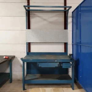 Banc de treball de 150x78x90cm amb plafó i cargol en venda a cabauoportunitats.com