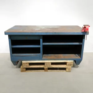Banc de treball de 176cm de segona mà amb cargol de taula i armari en venda a cabauoportunitats.com Balaguer - Lleida - Catalunya