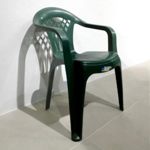 Lot de 2 cadires de terrassa de color verd de segona mà en bon estat a cabauoportunitats.com