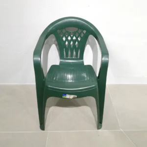 Lot de 2 cadires de terrassa de color verd de segona mà en bon estat a cabauoportunitats.com