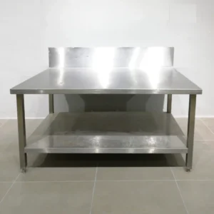 Taula d'acer inoxidable de 140x89cm en venda a cabauoportunitats.com