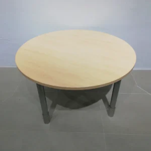 Taula rodona per a oficina de ø125x71cm de segon amà en venda a cabauoportunitats.com
