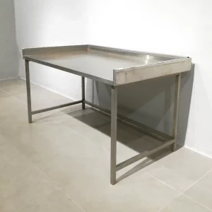 Taula d'acer inoxidable de segon amà (152x88x86cm) en venda a cabauoportunitats.com Balaguer -Lleida -Catalunya