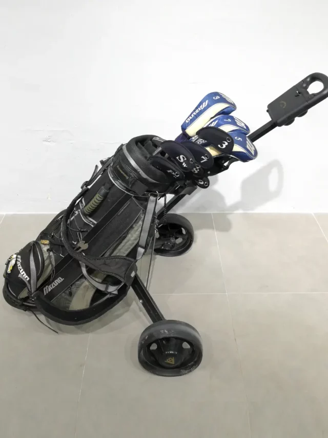 Carro de golf MIZUNO amb pals de segona mà en venda a cabauoportunitats.com