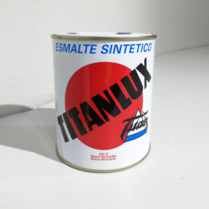 Pintura esmalt banca TITAN 750ml nova en venda a cabauoportunitats.com