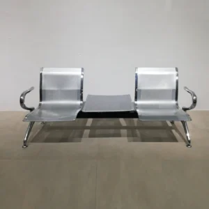Bancada en molt bon estat de 176x60x77cm i taula 50x43x47cm en venda a cabauoportunitats.com Balaguer - Lleida - Catalunya