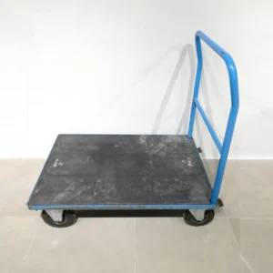 Carro de segona mà per a magatzem en bon estat d'oferta en venda a cabauoportunitats.com Balaguer - Lleida - Catalunya