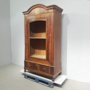 Armari antic d'aire modernista en venda a cabauoportunitats.com