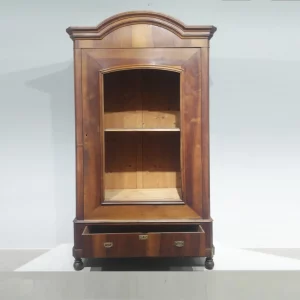 Armari antic d'aire modernista en venda a cabauoportunitats.com