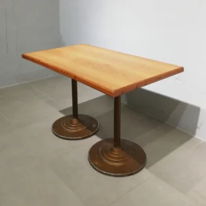 Taula de fusta de 120x70cm de segona mà en venda a cabauoportunitats.com